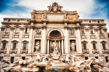 Fototapeta na wymiar Iconic Trevi Fountain located in Rome, Italy
