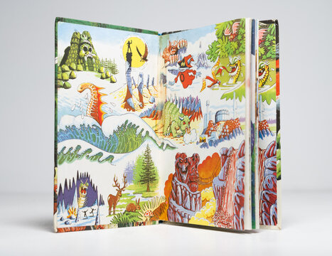 kent, uk 01.01.2023 Castle Grayskull Under Attack Masters of the Universe cartoon book  by John Grant he MAN first edition. 1980s retro cartoon story book.