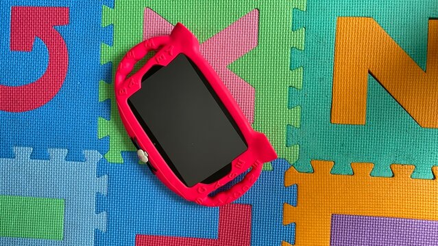 tapete de juegos que se arma, rompecabezas, tablet