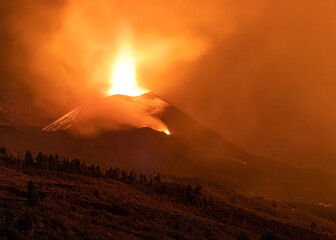 Erupción del volcán, La Palma, Islas Canarias - obrazy, fototapety, plakaty