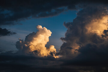 Obraz premium Cielo como en los cuadros renacentistas