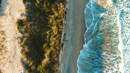 Praia Paradisíaca Tropical Ondas Moçambique Florianópolis Floripa Santa Catarina Ilha Magia Pedras Costão Pesca Pescadores Rancho Natureza Paisagem Areia Dunas Oceano Atlântico Floresta Reserva Natura © Pedro