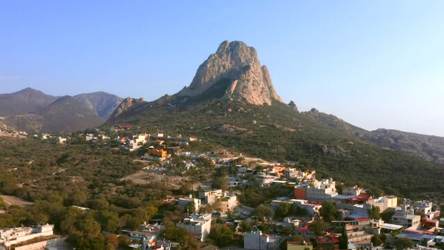 Pe&ntilde;a de Bernal
