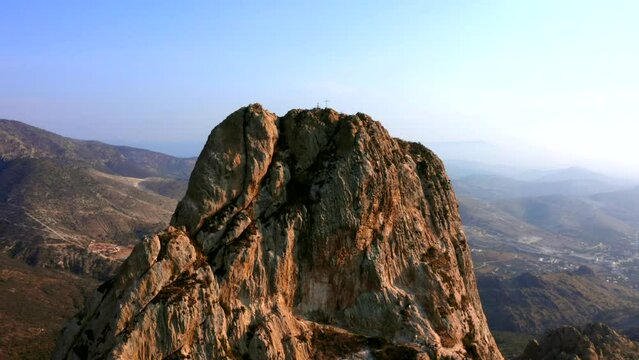 Pe&ntilde;a de Bernal
