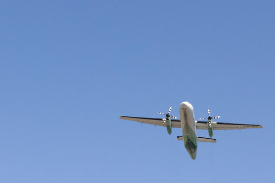 Wideroe LN-WFO - De Havilland Canada Dash 8-300 take off from Brønnøysund airport, Helgeland,Norway