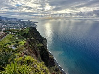 Cabo Girao auf Madeira und Blick richtung Funchal