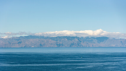 Fototapeta na wymiar Distant view of La Gomera island