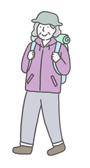 ハイキングを楽しむシニア女性