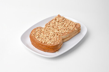 toasted bread sprinkled with nut kernels