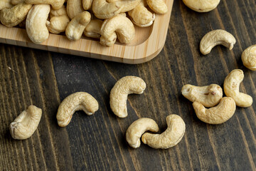 ready to eat and peeled cashew nuts