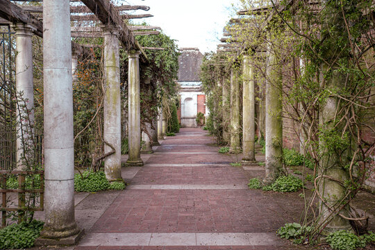 The Hill Garden & Pergola in London
