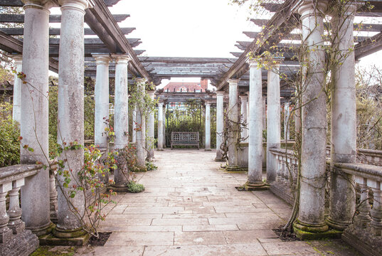 The Hill Garden & Pergola in London