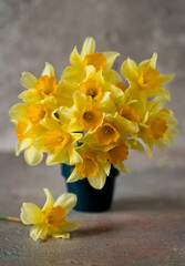 Bouquet of yellow daffodils in a vase