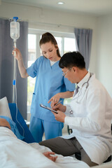 Obraz premium Hospital and its specialist doctors take care of patient with expertise, advice, discussion and fostering confidence.