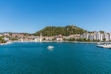 Fototapeta premium Stunning view of a tranquil bay near a coastal town. Ploce, Croatia.