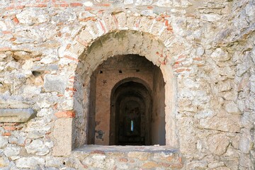 Fototapeta na wymiar medieval architecture, the castle town of Mystras. church in medieval city. Mistras, Greece