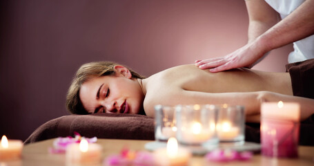 Obraz na płótnie Canvas Client Relaxing In Massage