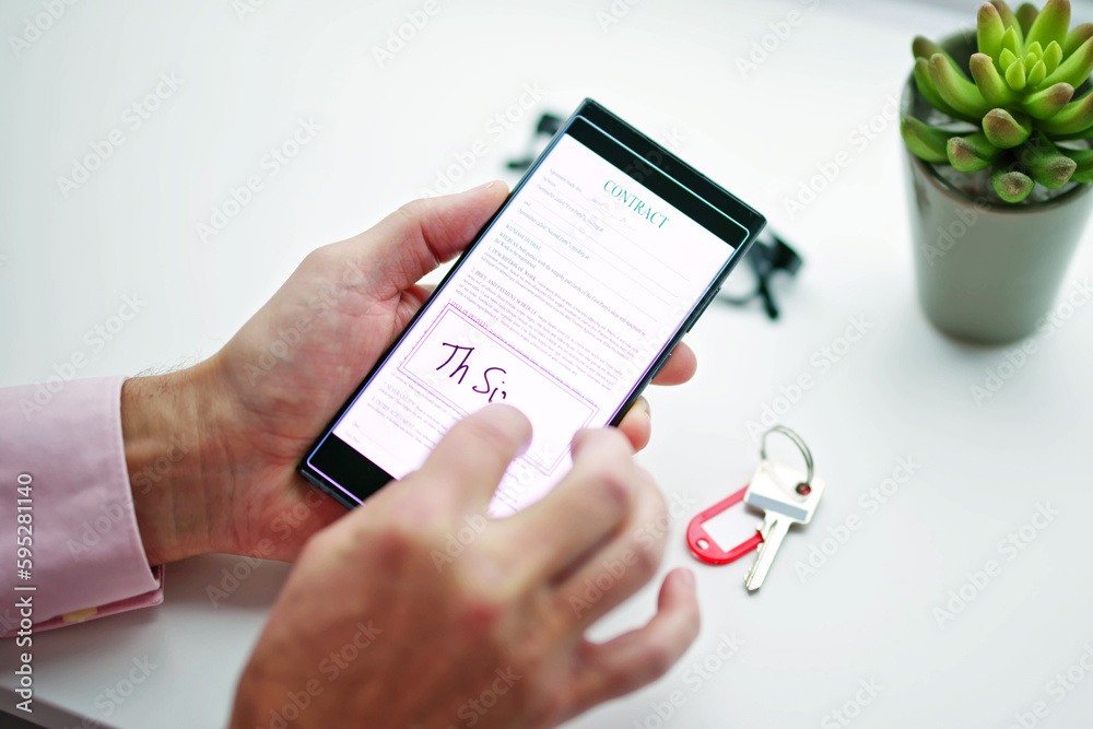 Poster digital signature on contract document online