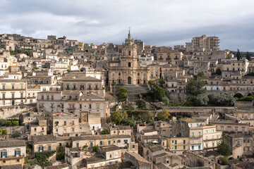 Fototapeta na wymiar Point de vue sur la ville de Modica en Sicile