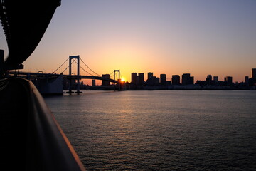 Fototapeta premium レインボーブリッジの夕焼け景色 Sunset view of Rainbow Bridge