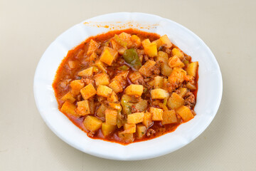 Sauteed chicken with carrots and peas ( Turkish ; Et, Tavuk Sote, guvec  )