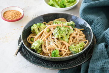 Creamy broccoli pasta 