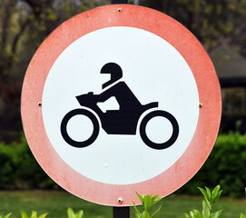 Verkehrszeichen: Verbot für Motorräder