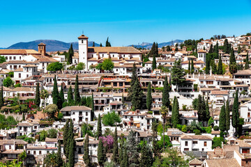 Fototapeta na wymiar Miradouro de San Nicolas no Bairro de Albaicin visto da Alhambra em Granada 