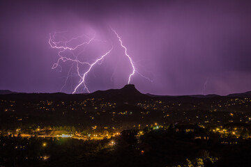 Fototapeta na wymiar lightning over the city