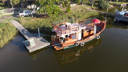 Paisagem Ilha Tropical Lagoa Concei&ccedil;&atilde;o Florian&oacute;polis Floripa Santa Catarina Lago Mar Oceano Atl&acirc;ntico Natureza Verde C&eacute;u Sol Ver&atilde;o Veraneio F&eacute;rias Viagem Viajar Cidade Sul Brasil Mata Atl&acirc;ntica Barcos