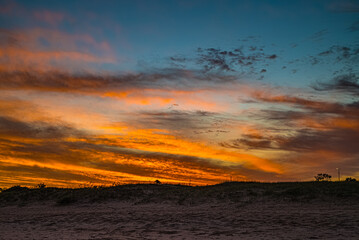 ATARDECER CON NUBES 