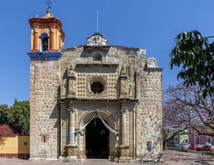 Templo de San Matías Jalatlaco
