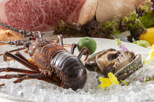 洋食料理で使う食材イメージ
フォアグラ、エビ、鮑、牛肉