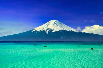 Fototapeten 美しいサンゴ礁の海と富士山・合成写真 © san724