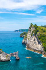 Naklejka premium amazing beach of diamond beach in nusa penida, indonesia