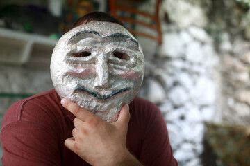 Person in anonymous mask
