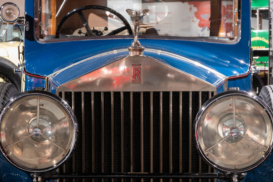 Close up of a Rolls Royce Phantom 2 Sedanca Deville from 1930