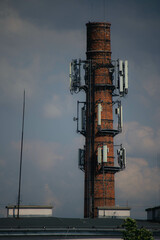 Komin z antenami gsm
