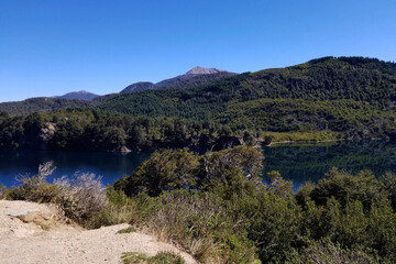 Fototapeta na wymiar lake and mountains in Bariloche