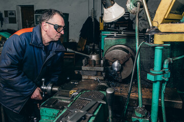 Metal processing technology on a vintage metal cutting machine