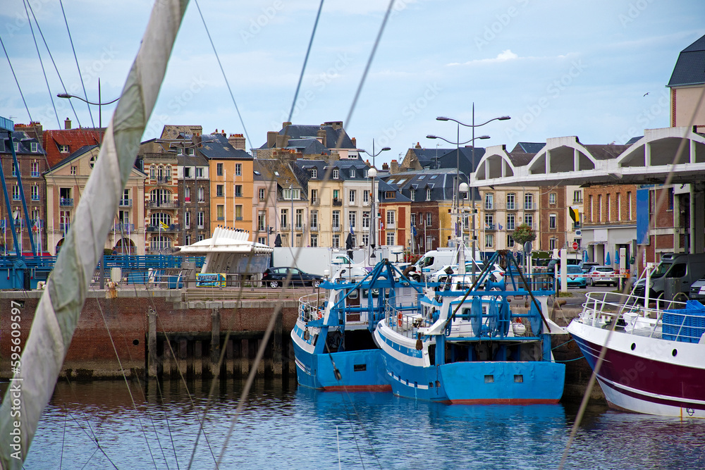 Wall mural Blaue Fischerboote im Hafen von Dieppe, Normandie, Frankreich