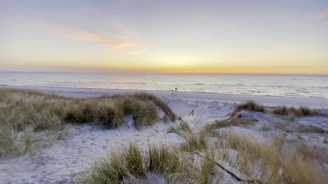 Sommer am Meer, Sonnenuntergang in den D&uuml;nen