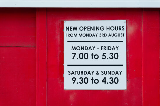 Business shop opening and closed times in hours and days