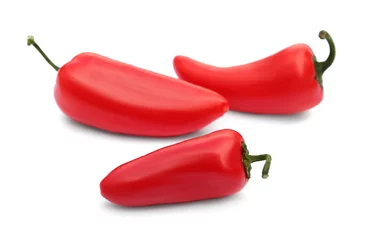Crédence de cuisine en verre imprimé Piments forts Fresh raw red hot chili peppers on white background