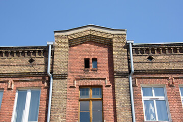 front starego budynku