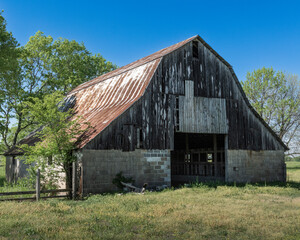 Barn with Tin Roof in rural Arkansas