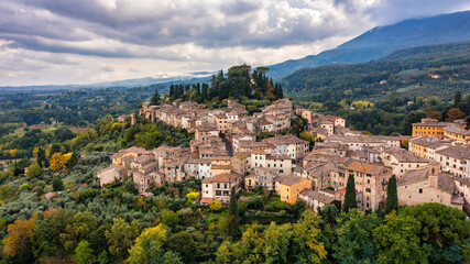 Cetona, Travel in Tuscany, Italy. Magnificent view of the ancient hilltop village of Cetona, Siena, Italy. - obrazy, fototapety, plakaty