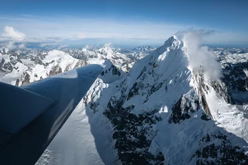 Acrylglas douchewanden met foto Denali Alaska Denali Aerial View of Ice Sculpted Mountain Tops in the Great Alaskan Wilderness, Denali National Park, Alaska. A Beautiful Snowscape of Rock, Snow, and Ice.
