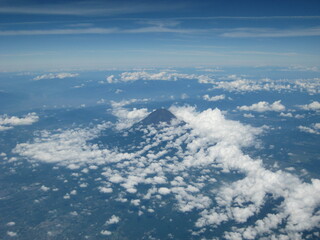 Fototapeta na wymiar 日本を代表する富士山の空撮