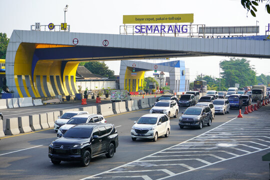 Semarang, Indonesia - April, 2023 : The situation of homecoming and backflow trips during the Idul Fitri holiday can be seen at the toll road gates of the city of Semarang. The Trans Java Toll Road.